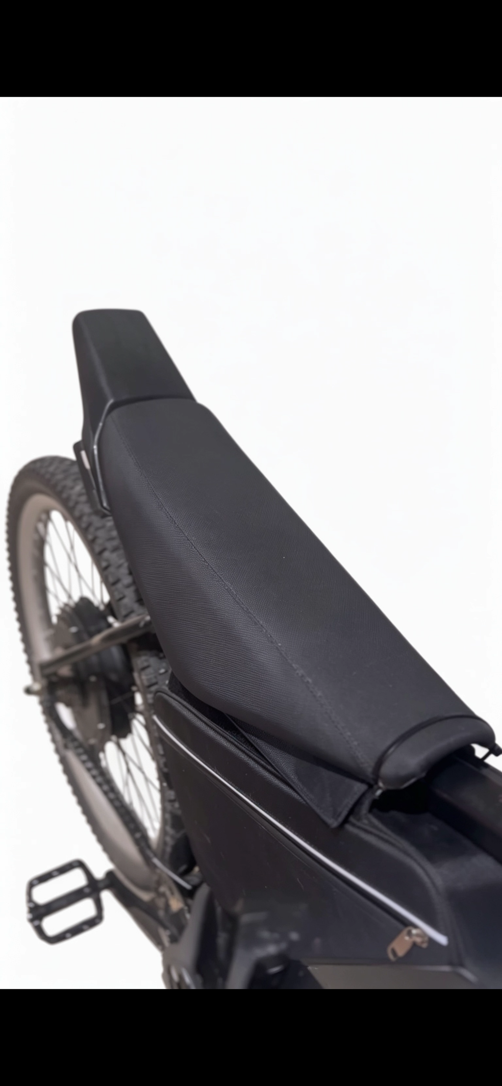 PLUG AND PLAY MOTO SEAT (Works with all bikes)