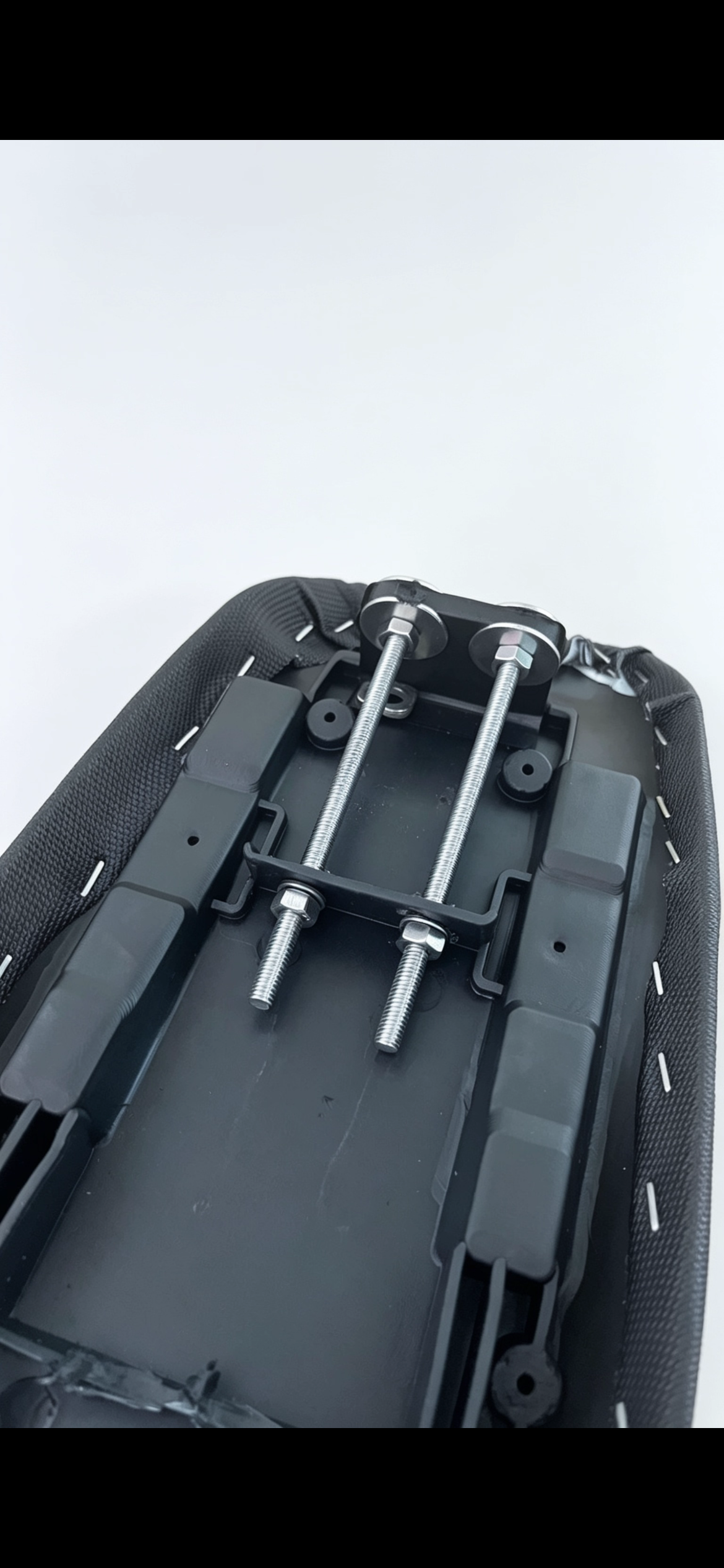PLUG AND PLAY MOTO SEAT (Works with all bikes)